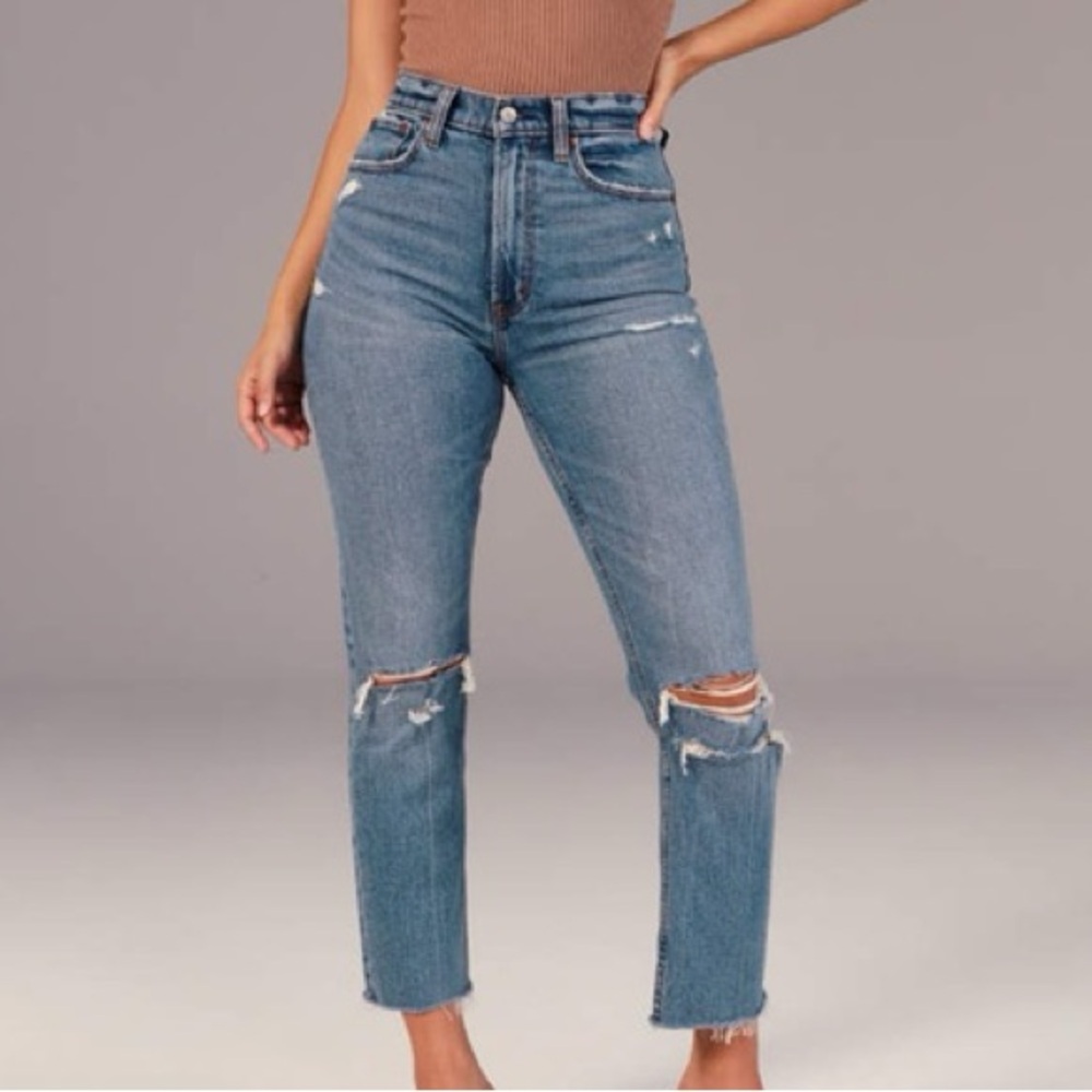 Abercrombie Curve Love Ultra High Rise Ankle Straight Jeans